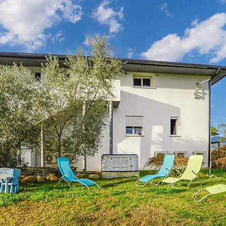 Beautiful In With Kitchen Apartament