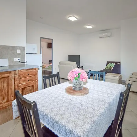 Beautiful In With Kitchen